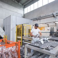 Robot di taglio e sbavatura